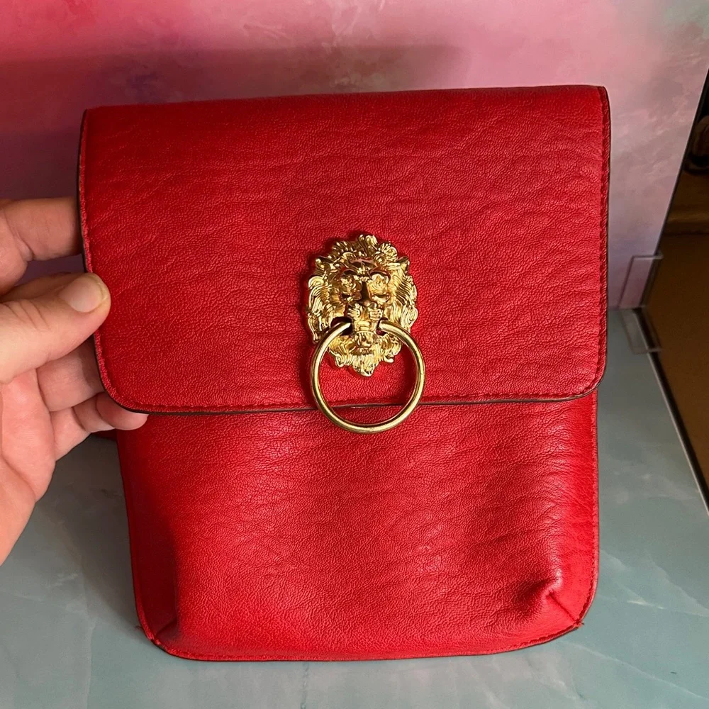 Carlos Santana Bold Red Crossbody Bag with Lion - Picture 4 of 17